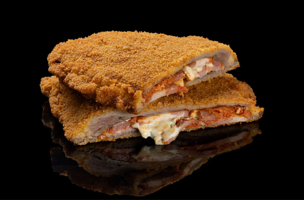Cachopo relleno de Chosco de Tineo y queso Cabrales.